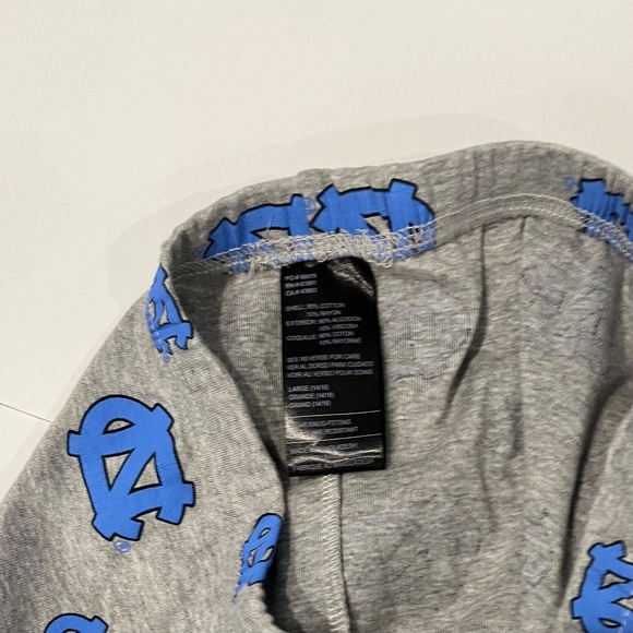 Like New - UNC Tarheels Kid's Snug Fitting Pajama Bottoms - Size 14/16 - Picture 6 of 6